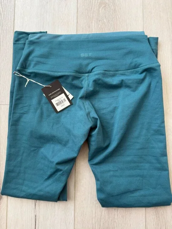 SET Active - Size Medium - Formcloud Cloud Control Leggings in color Sync - Picture 2 of 5